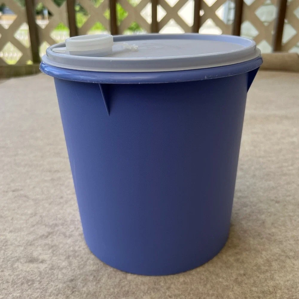 Tupperware Jumbo Canister 20 Cup 5 Qt Round 254-9 Flip Top Pour Spout